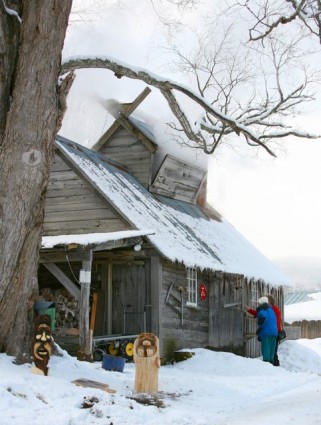 Maple Sugar House at Dutton Berry Farm in Manchester, Vermont. Photo credit: Stephen Goodhue -