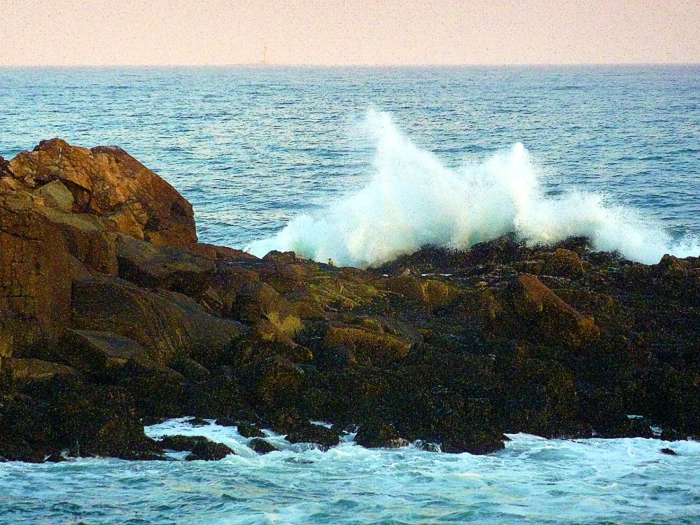 Ocean waves at Long Sands Beach, York Beach, Maine