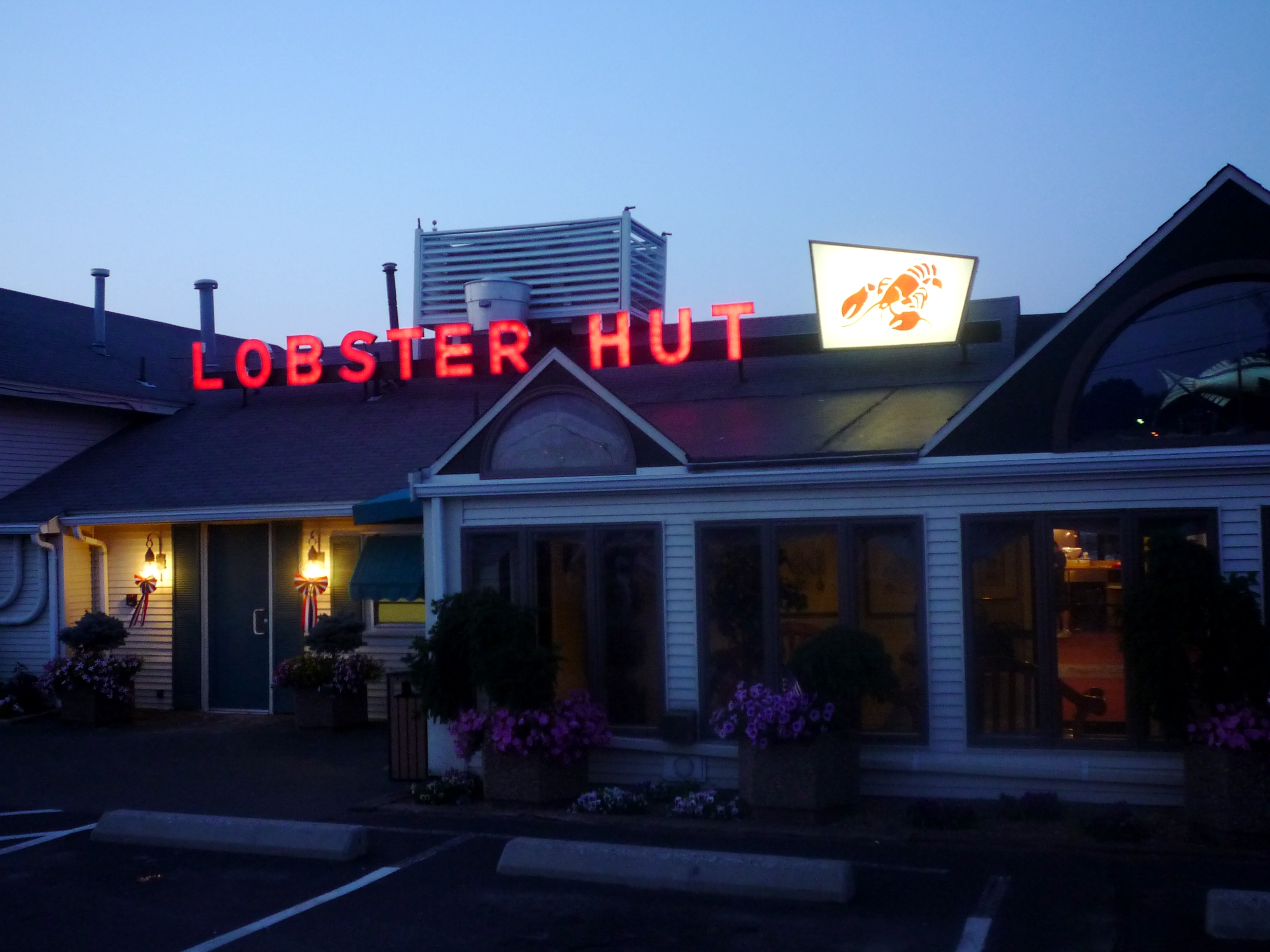 Picture of The Lobster Hut restaurant, Plymouth, Mass.