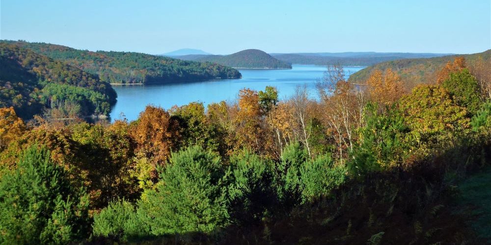 This scenic reservoir is definitely worth a visit and a stroll.